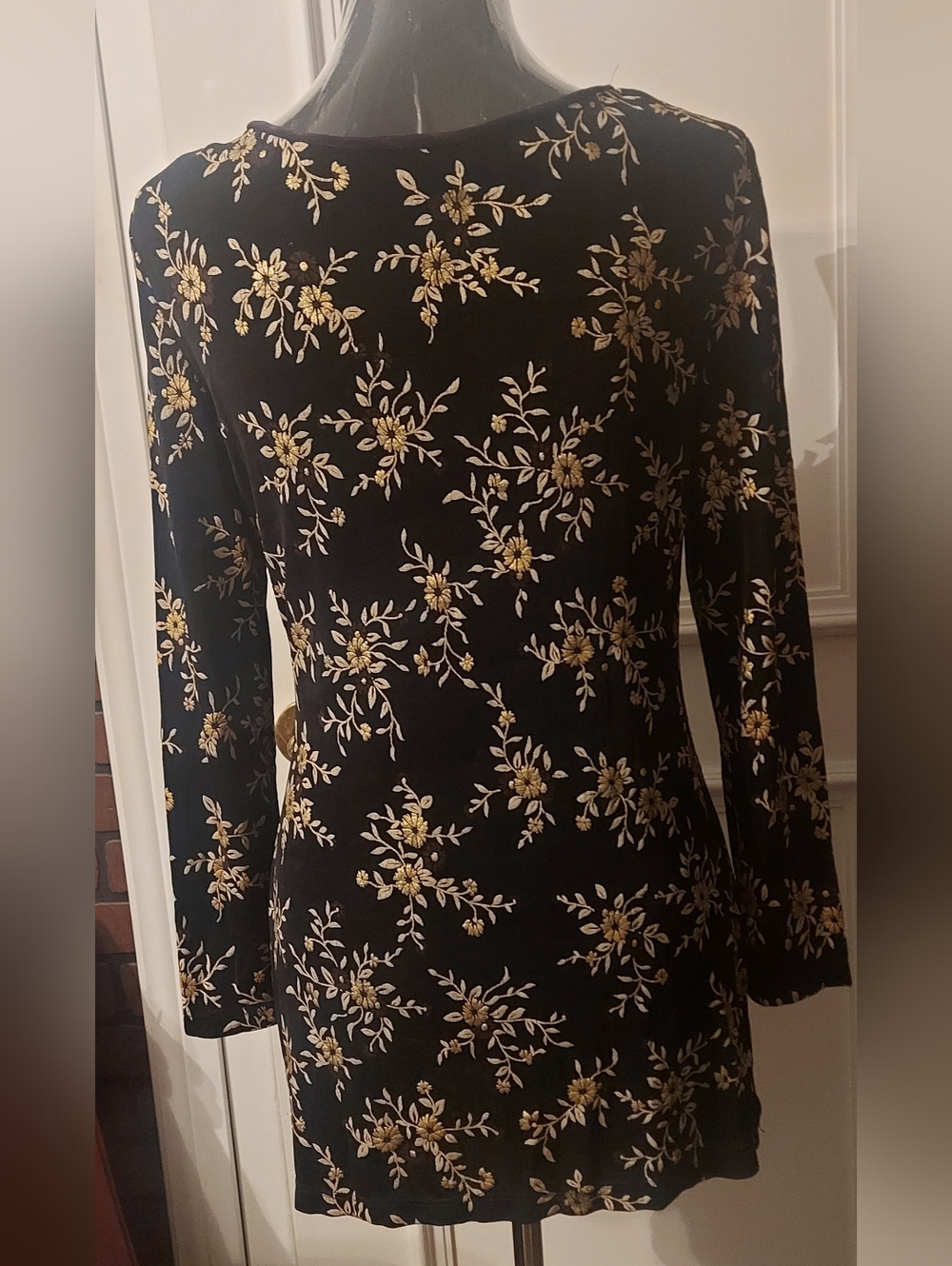 Black Gold Floral Tunic Size 8 — Quiet Luxury / Evening Chic - Picture 3 of 13